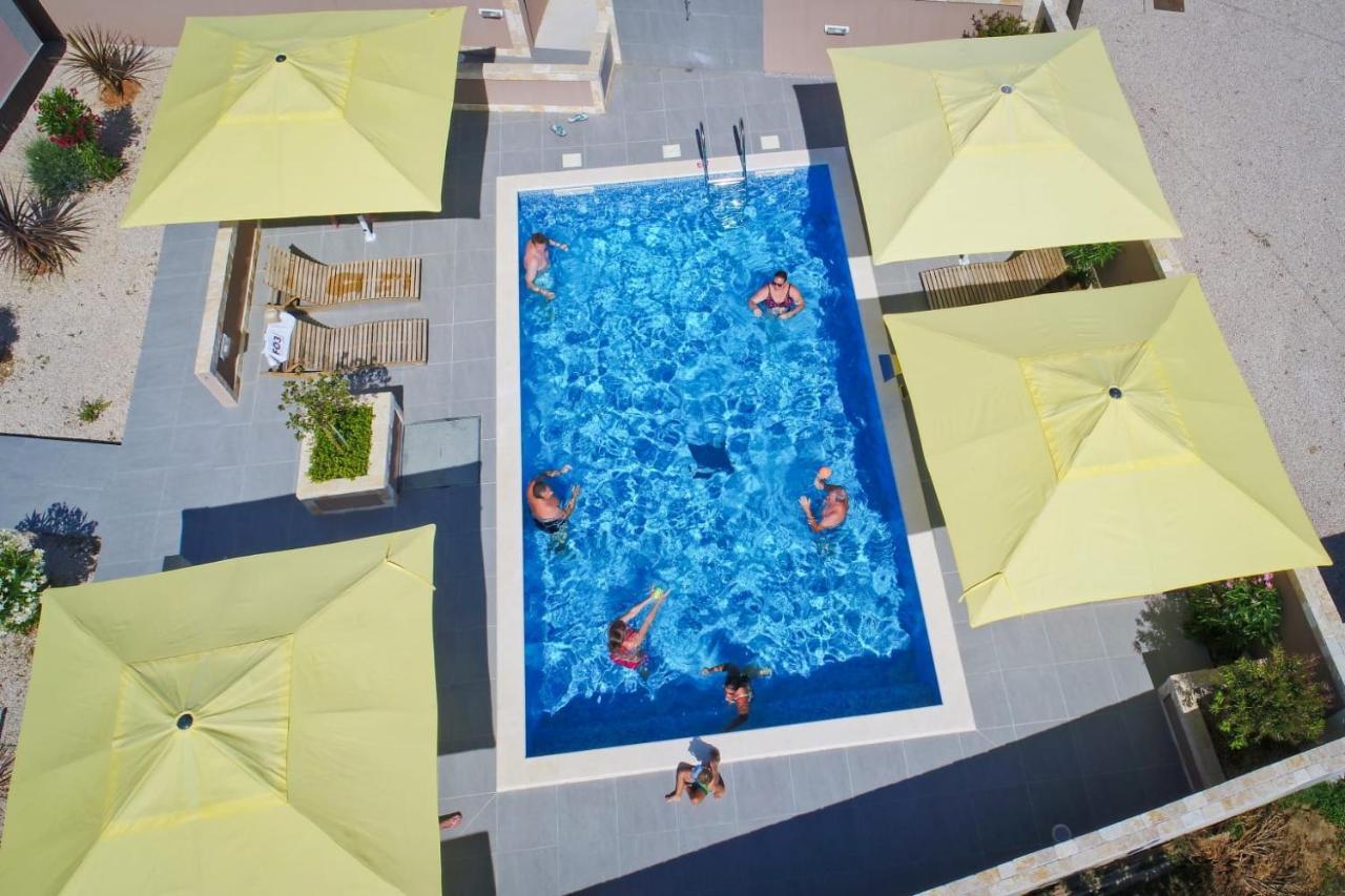 Apartments Julijana 2 プリヴラカ エクステリア 写真