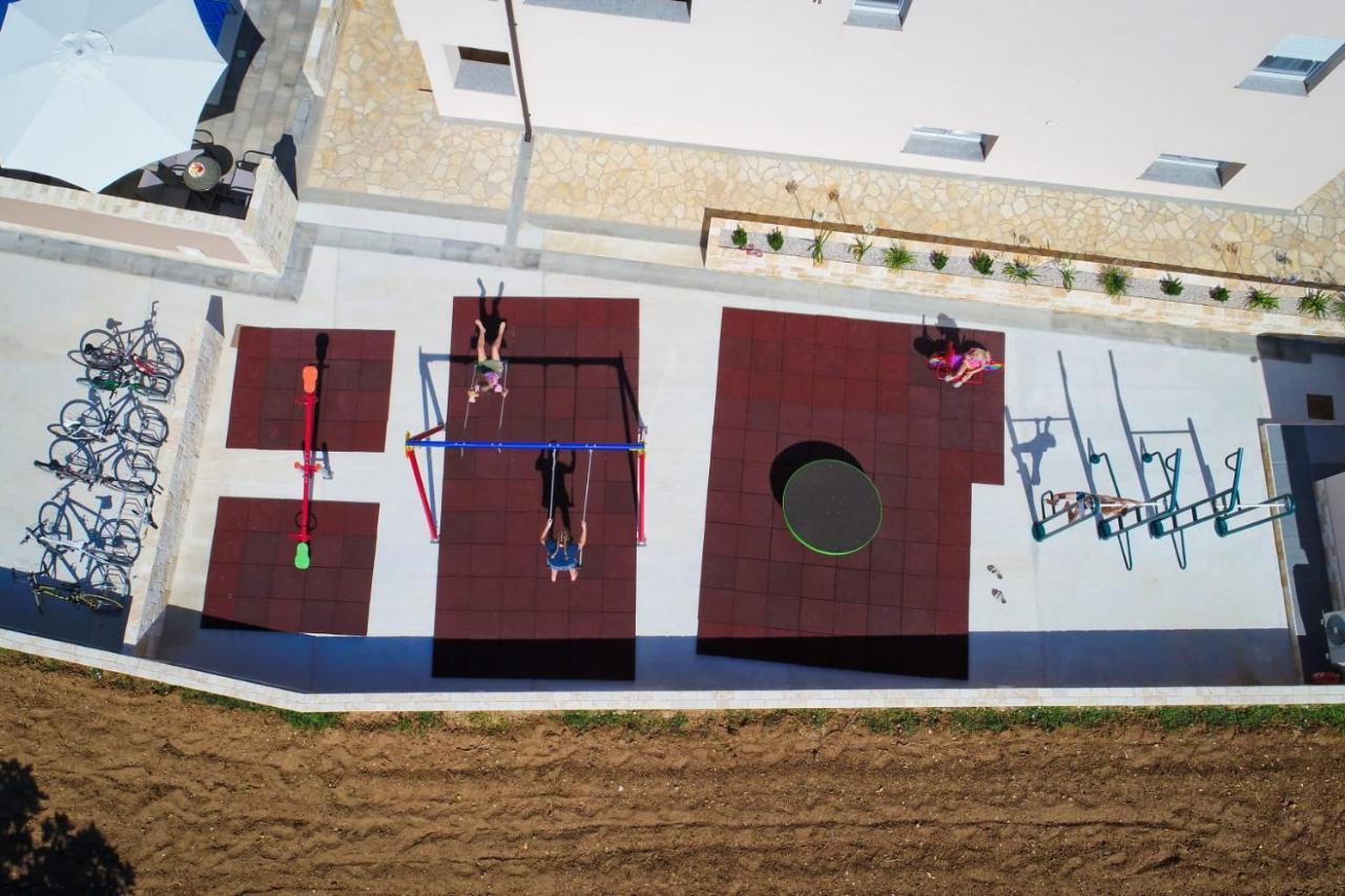 Apartments Julijana 2 プリヴラカ エクステリア 写真