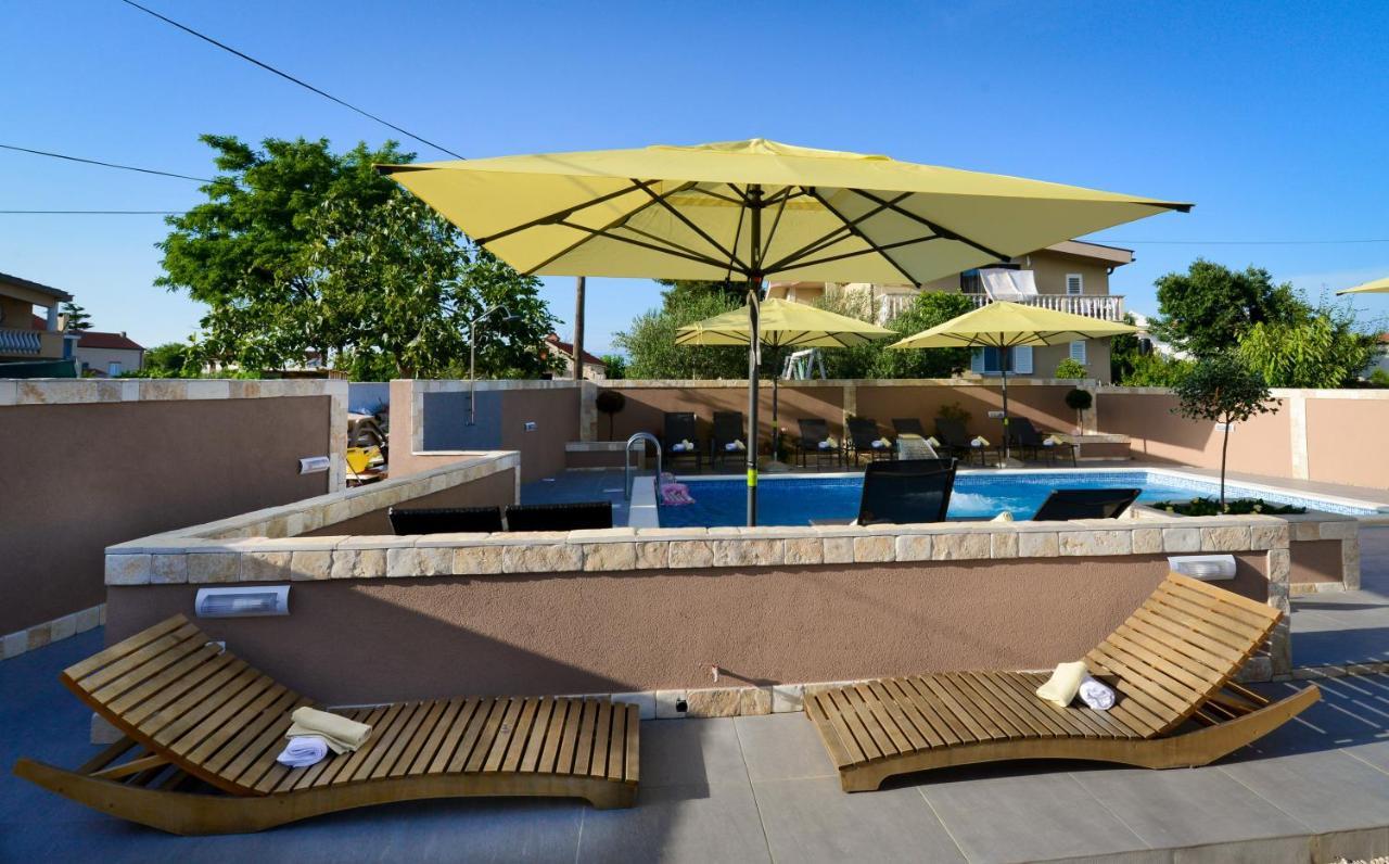 Apartments Julijana 2 プリヴラカ エクステリア 写真