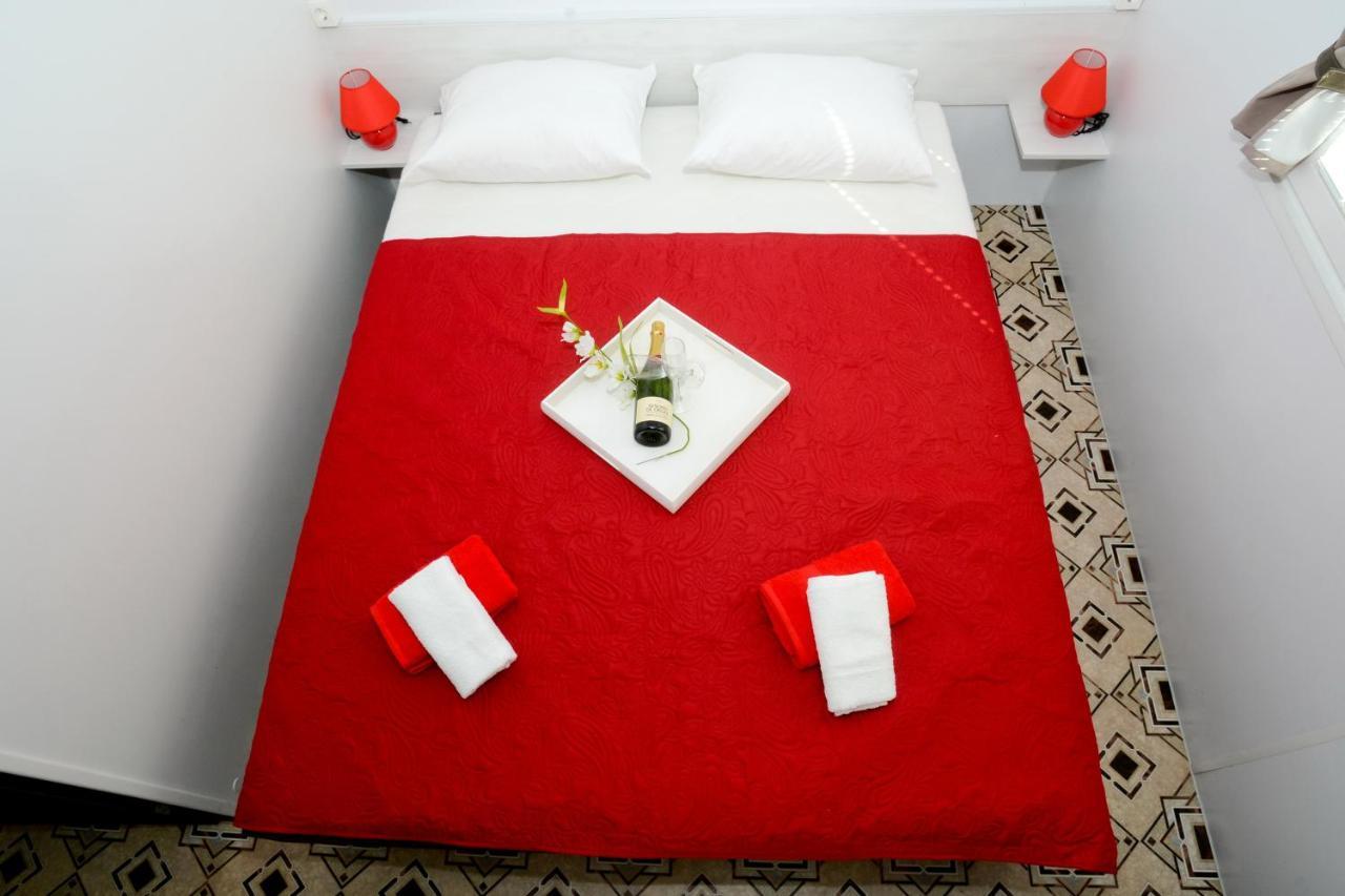 Apartments Julijana 2 プリヴラカ 部屋 写真