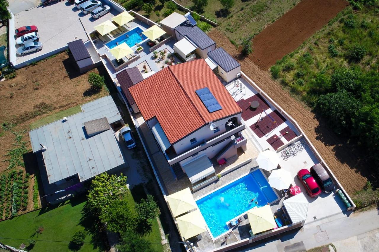 Apartments Julijana 2 プリヴラカ エクステリア 写真
