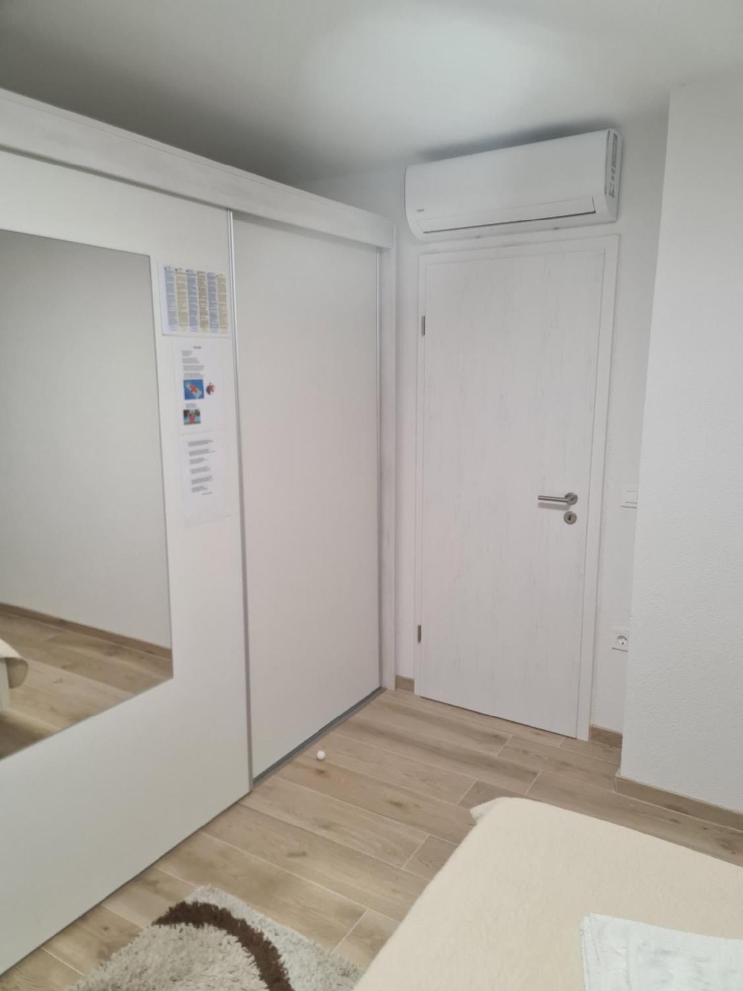 Apartments Julijana 2 プリヴラカ エクステリア 写真